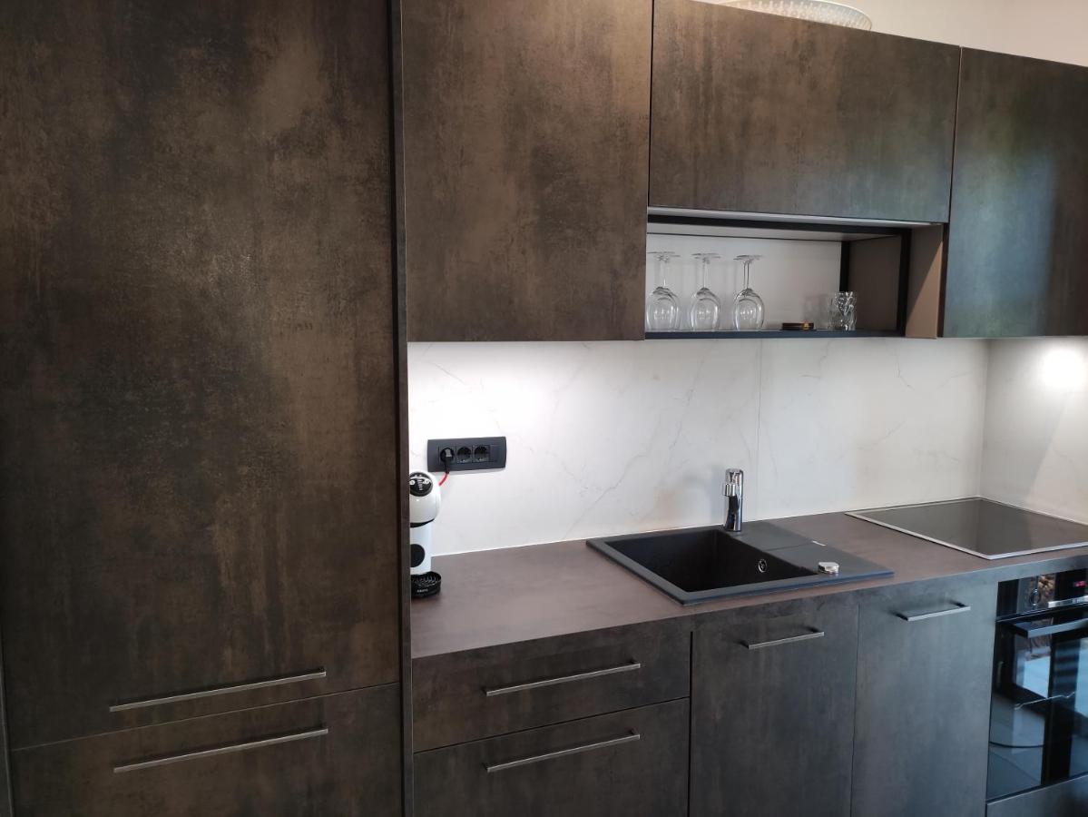 ApartVilla Castropola Esterno foto