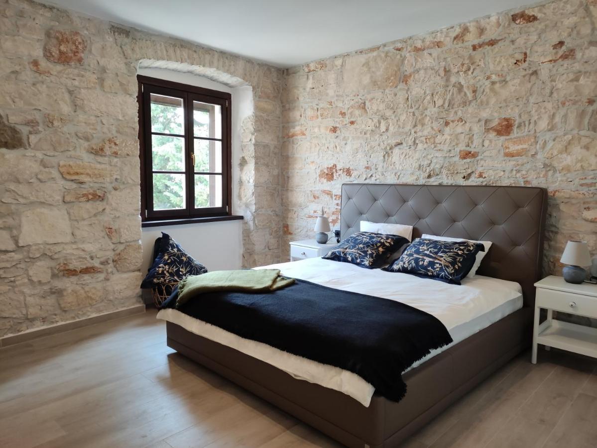 ApartVilla Castropola Esterno foto