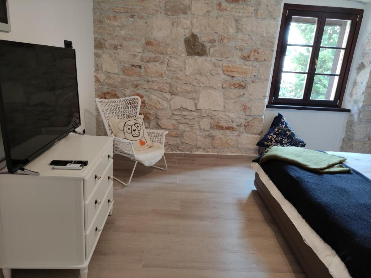 ApartVilla Castropola Esterno foto