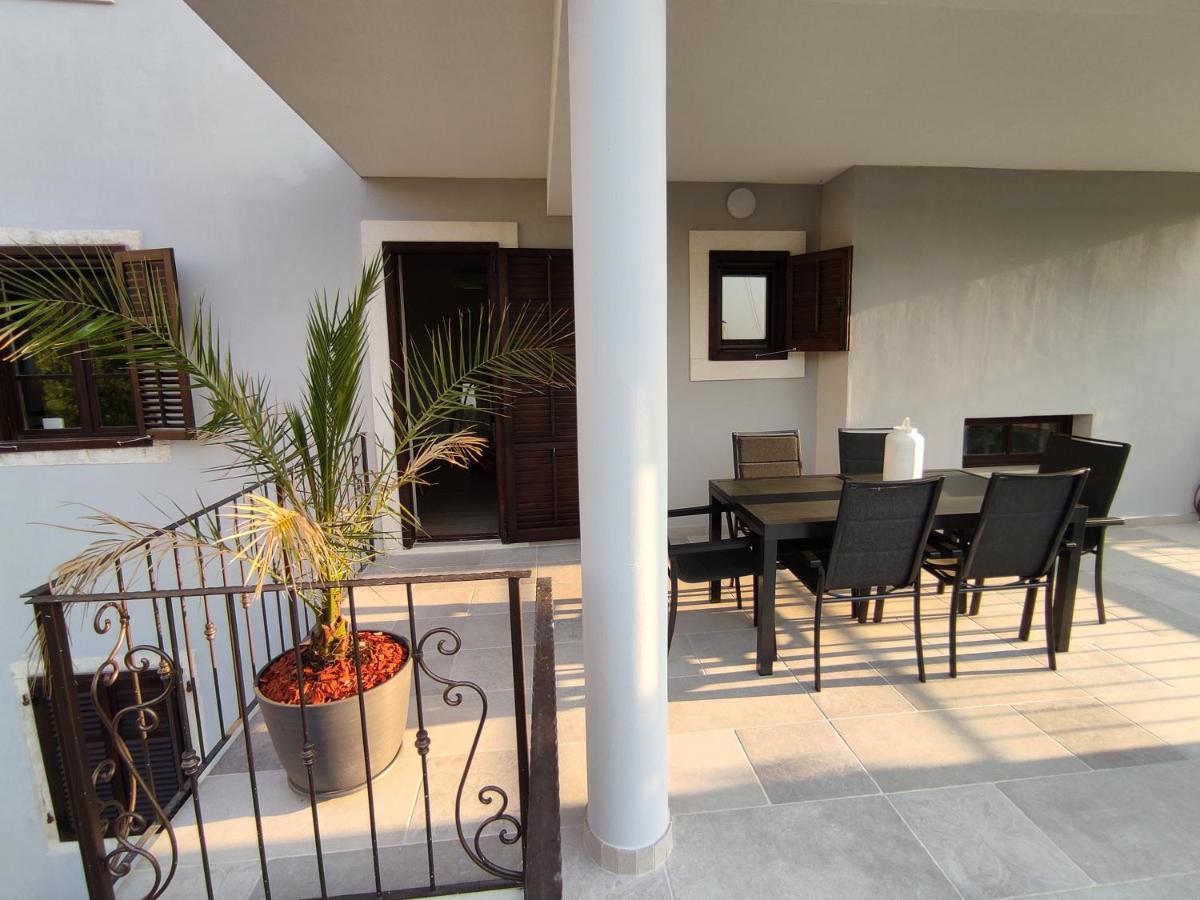 ApartVilla Castropola Esterno foto