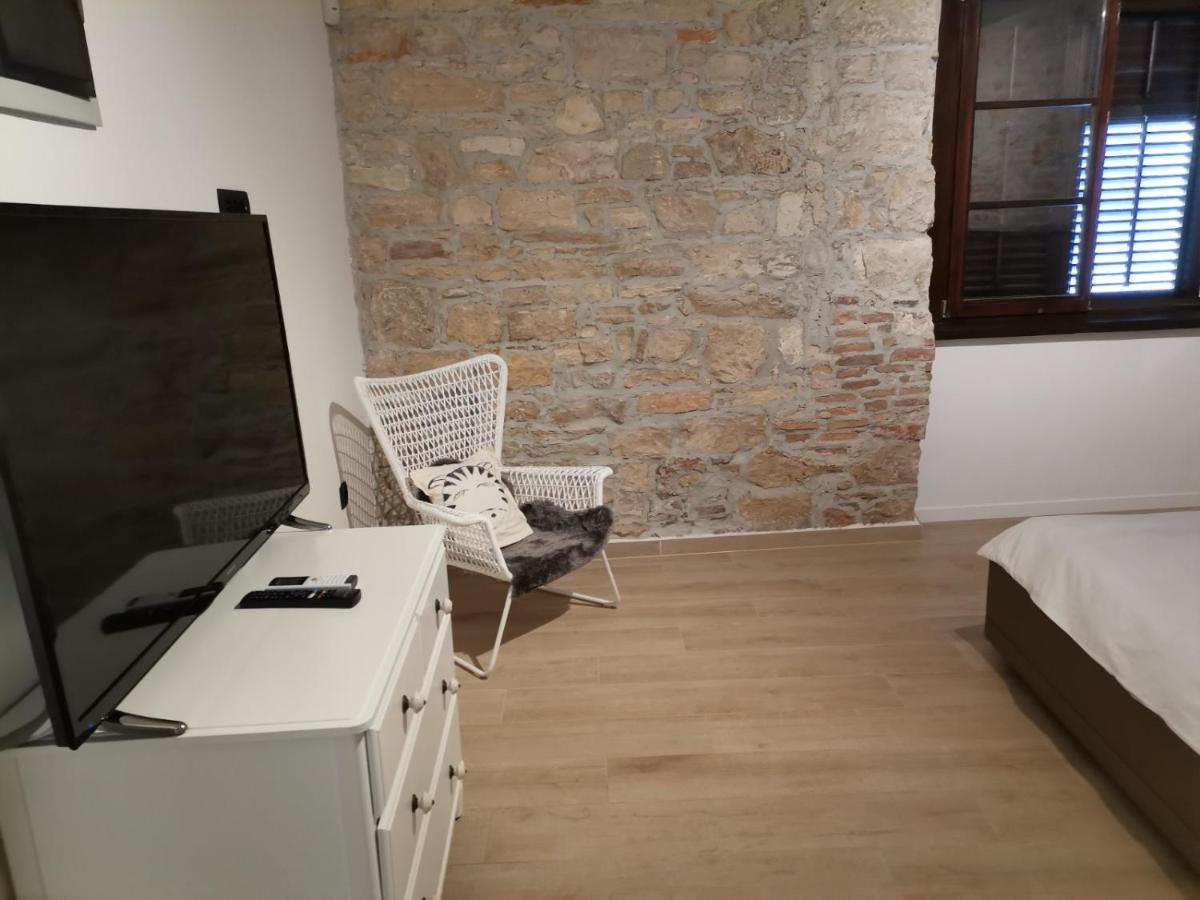 ApartVilla Castropola Esterno foto