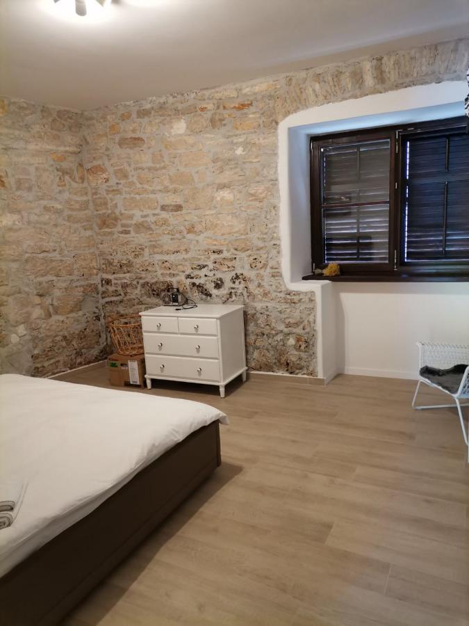 ApartVilla Castropola Esterno foto