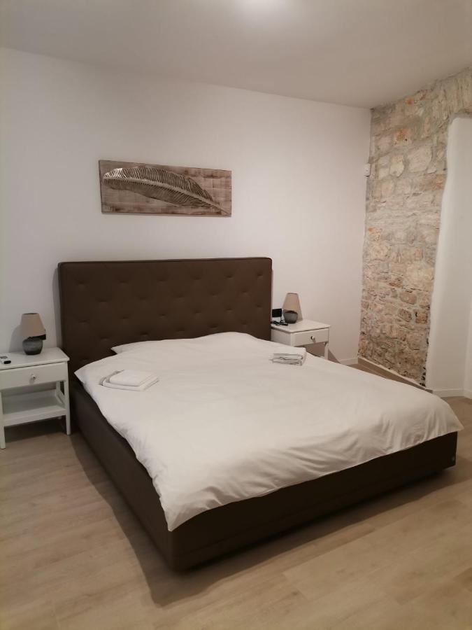 ApartVilla Castropola Esterno foto